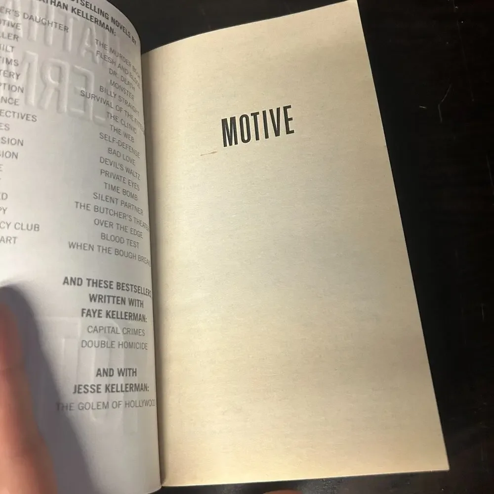 Motive : An Alex Delaware Novel by Jonathan Kellerman 2015
